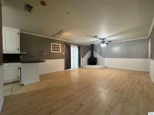 Building Photo - 808 Sunset Blvd