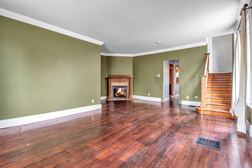 Building Photo - 67 Crescent Ave