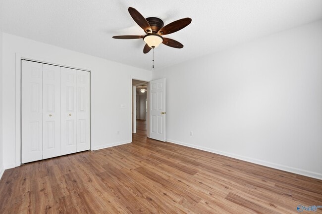 Building Photo - 210 Pebble Brook Dr