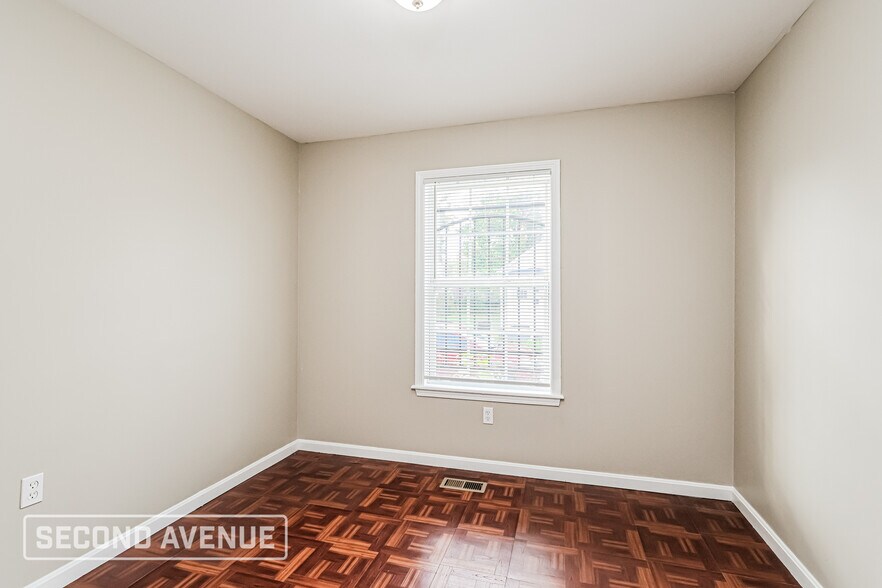 Building Photo - 1831 W Ormsby Ave