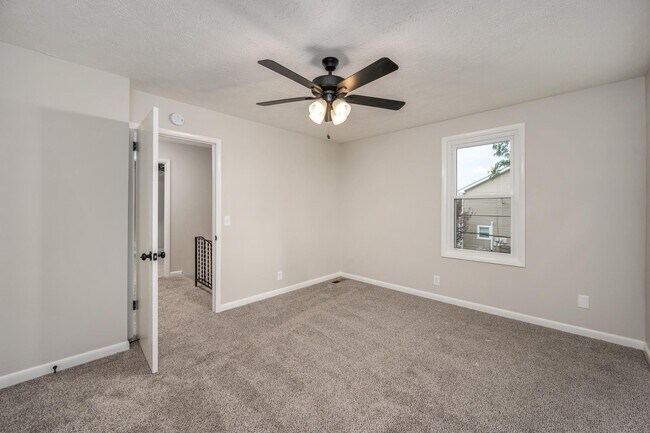 Building Photo - 2212 Cabin Hill Rd