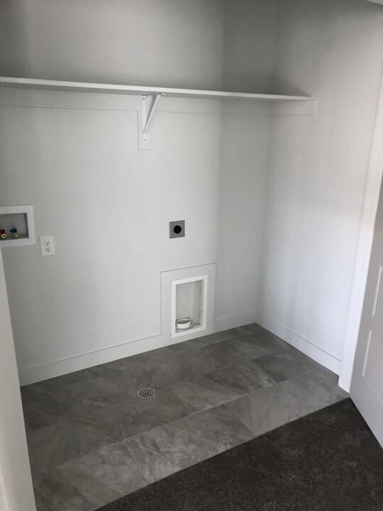 laundry hookups - 441 W 3200 N