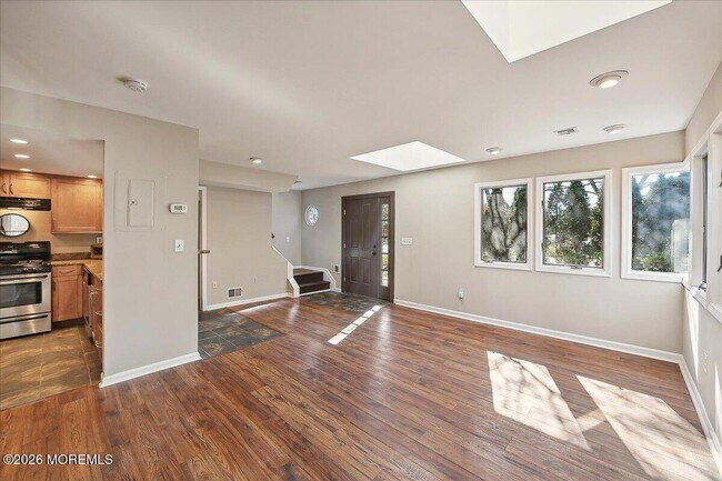 Building Photo - 140 Northrup Dr