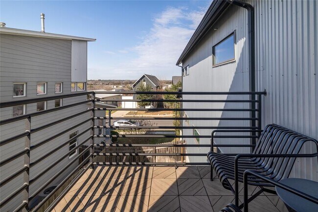 Building Photo - 6021 Seville Dr