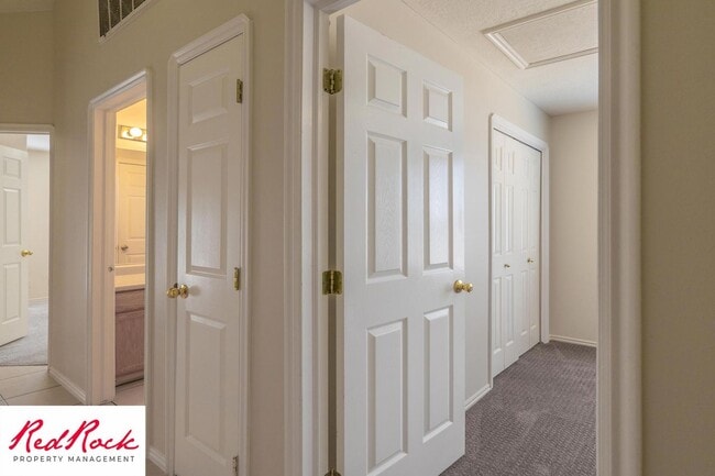 Building Photo - Charming 3 Bed, 2 Bath Home in the Heart of St. George!