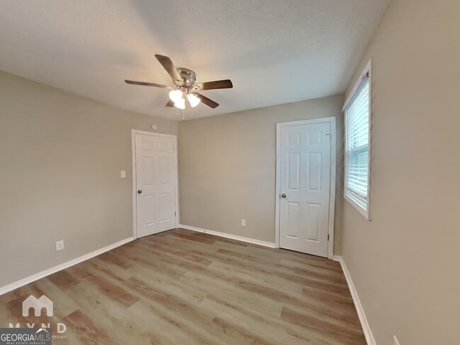 Building Photo - 406 Blair Villa Dr SE