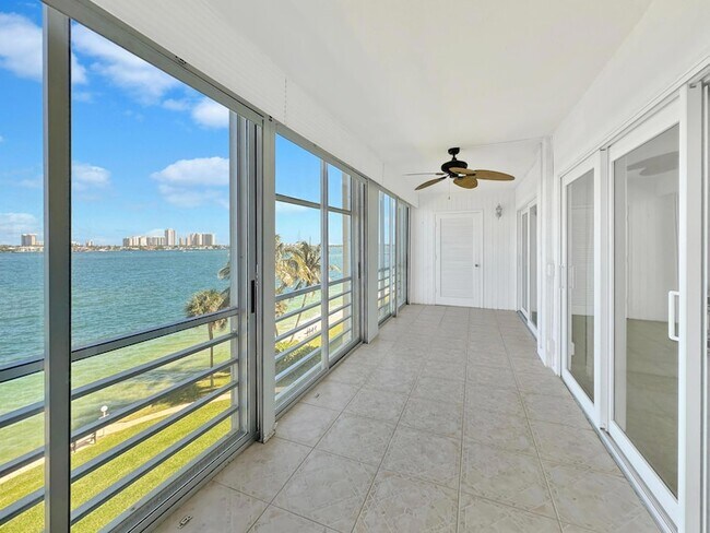 Building Photo - 501 Lake Shore Dr