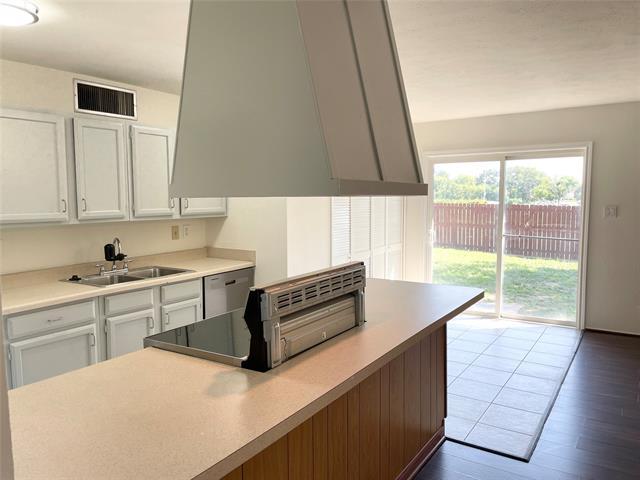 Building Photo - 612 Valley View Dr