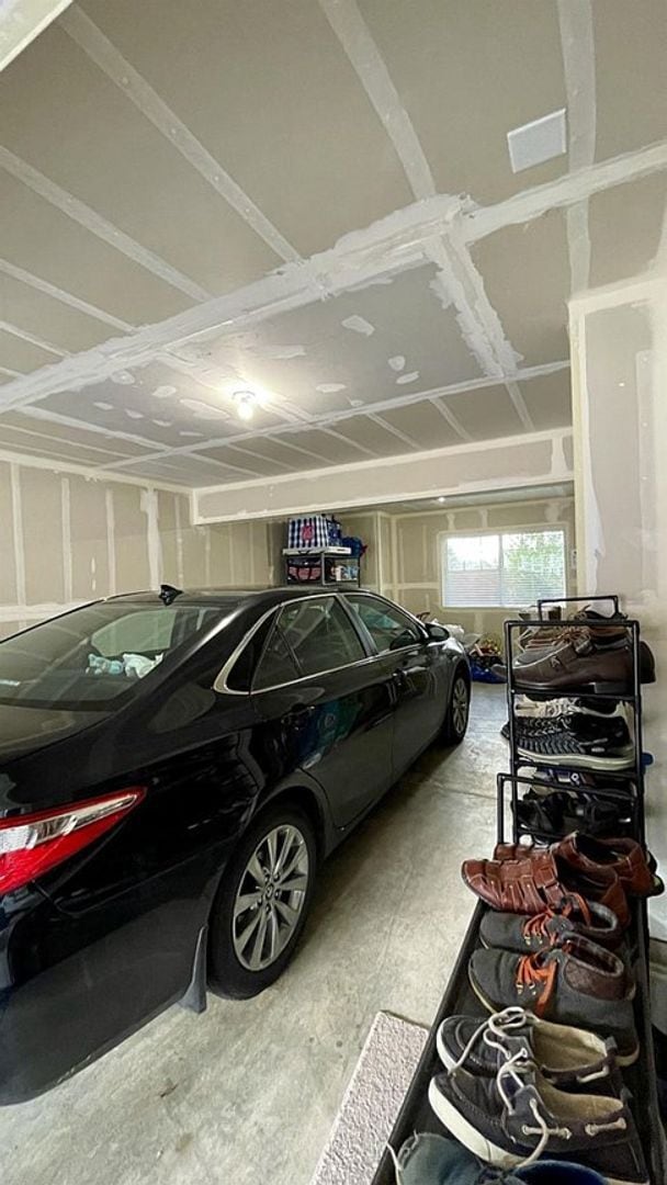 Building Photo - Highly sought-after townhome at Mill Creek Meadows with 2 Bed and 2.5 Bath