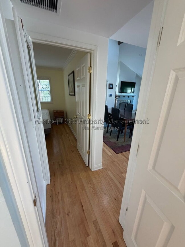 Building Photo - 237 Novara Dr