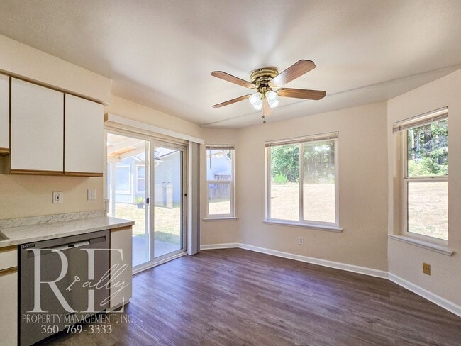 Building Photo - Quiet 3BR Duplex with Garage & Big Yard on...