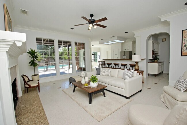 Building Photo - 5202 Summer Snow Dr