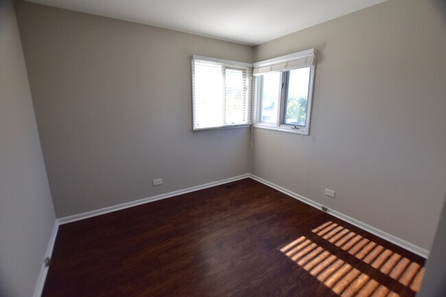 Building Photo - 1628 Prestwick Dr
