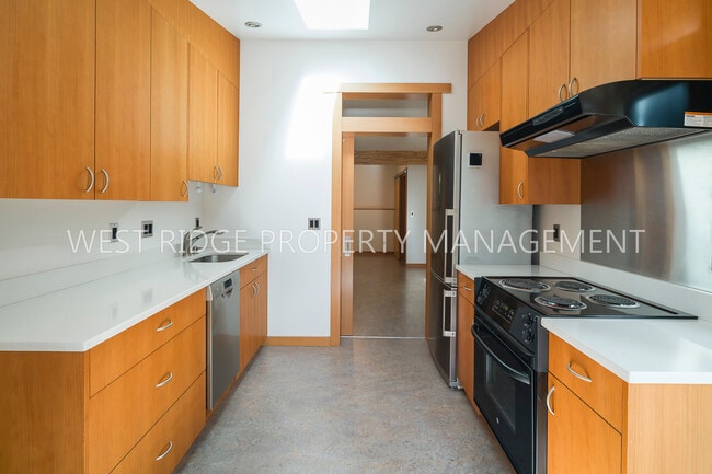 Building Photo - 9310 SW 8th Dr