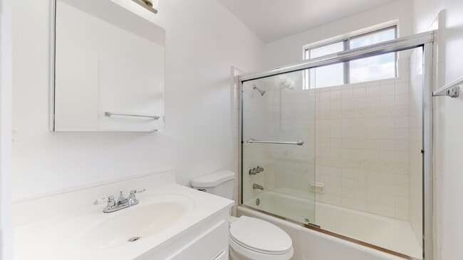 3733 Military Bath - 3733 Military Ave