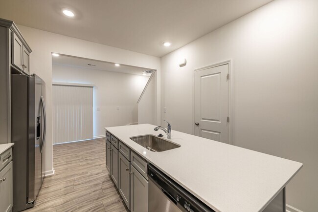 Building Photo - 2 Bedroom Townhome in Lowell (Minutes from I-85)- JULY MOVE IN!