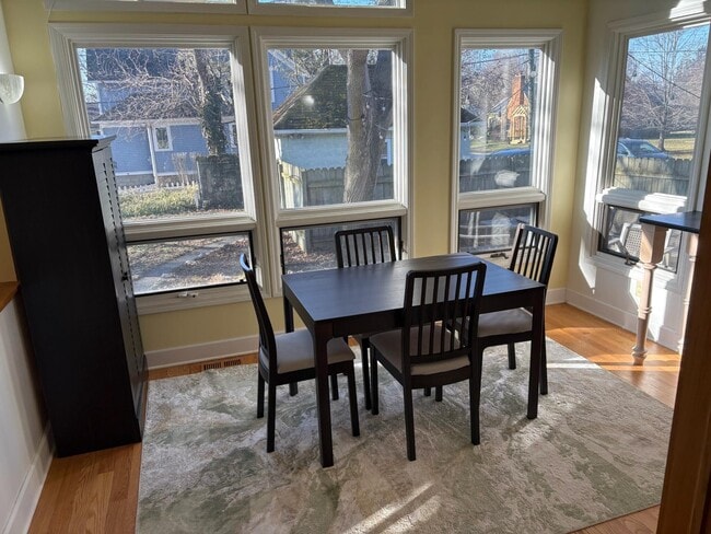 Building Photo - 433 McKinley St