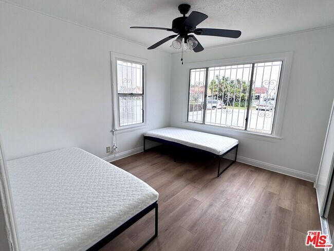 Building Photo - 540 W 107th St