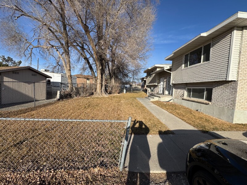 Building Photo - 174-180 W Foxbridge Dr