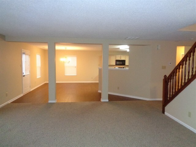 Building Photo - 626 Hickory Pine Dr