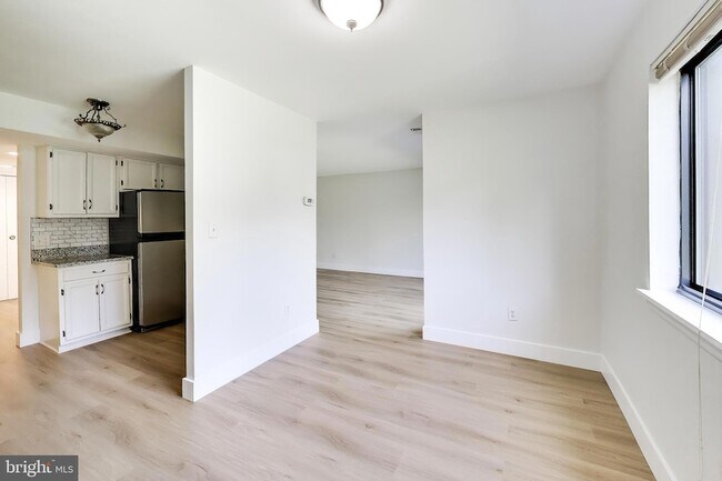 Building Photo - 6027 Majors Ln