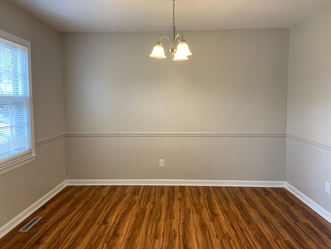 Building Photo - 3 BR House near Guilford College w/ Garage