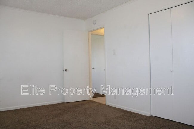 Building Photo - 163 W Cokedale Dr