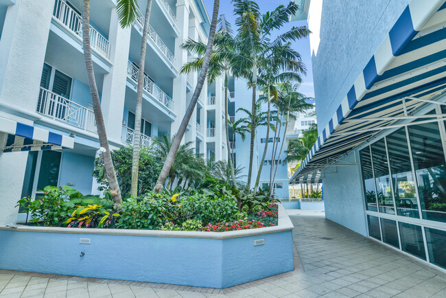 Building Photo - 701 SE 21st Ave