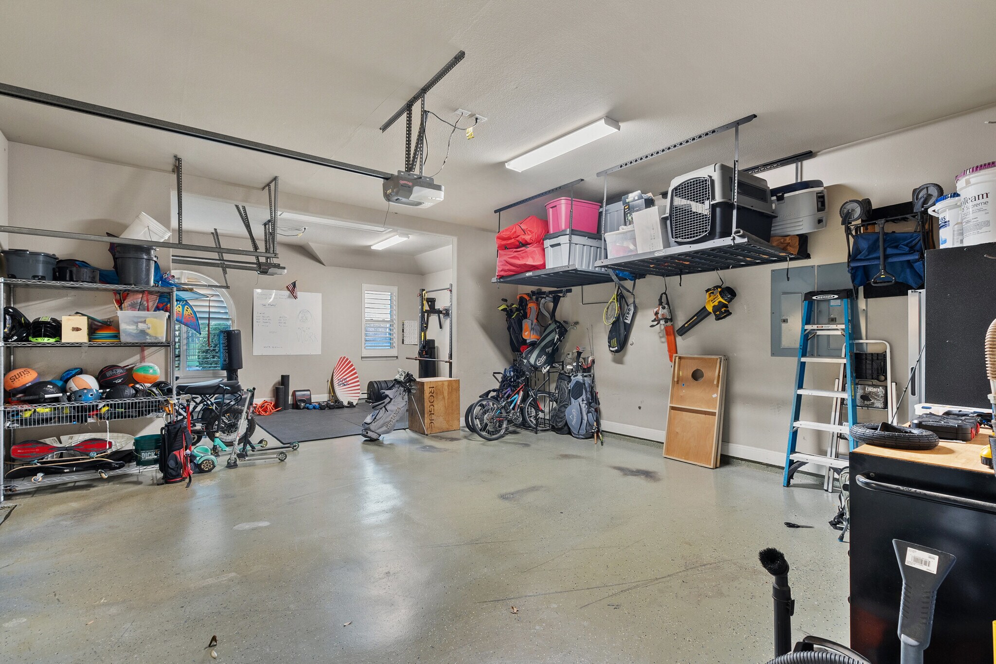 Building Photo - 4113 Sugarloaf Dr