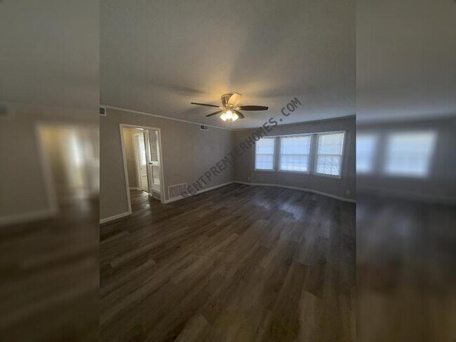 Building Photo - 3903 N Aydelotte Ave