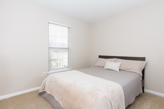 Building Photo - 707 Lions Gate Ln