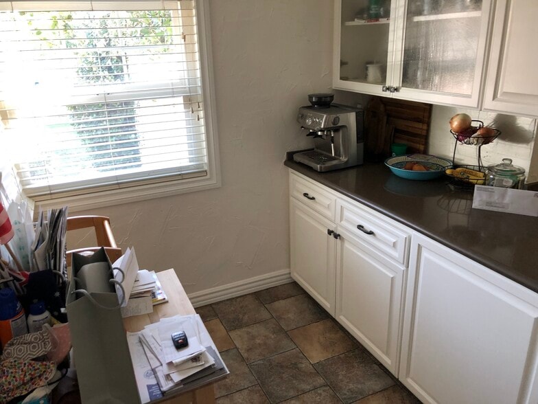 Building Photo - 5507 Noble Ave