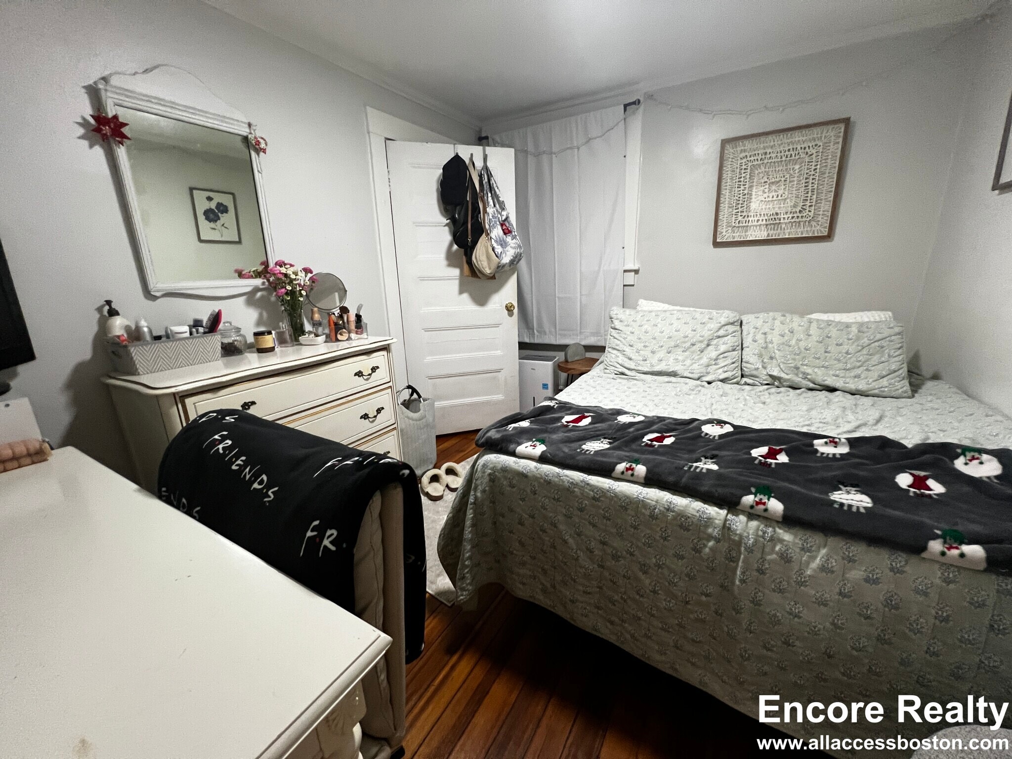 Building Photo - 16 Upland Rd