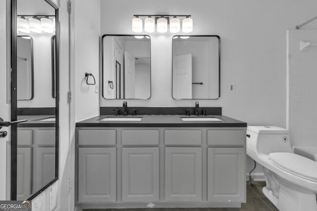 Building Photo - 9155 Nesbit Ferry Rd