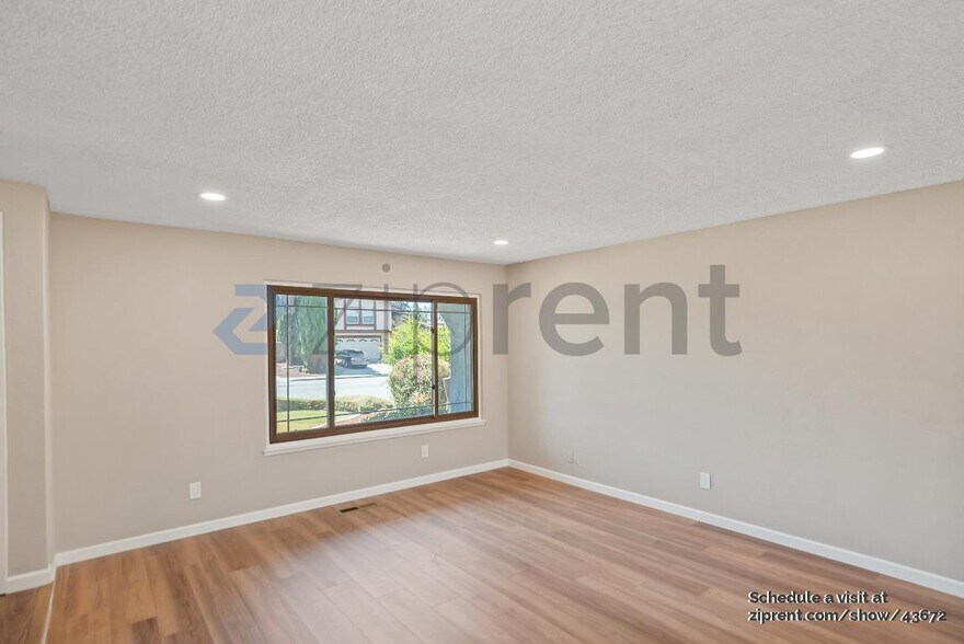 Building Photo - 123 Midwick Dr