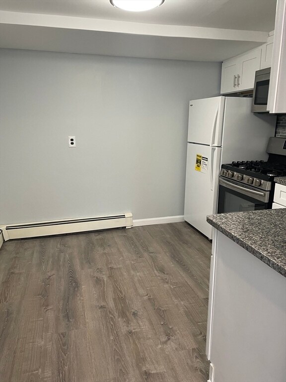 Building Photo - 9 Hall St