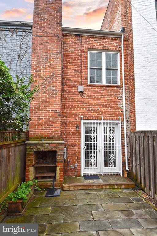 Building Photo - 915 Hughes Mews NW