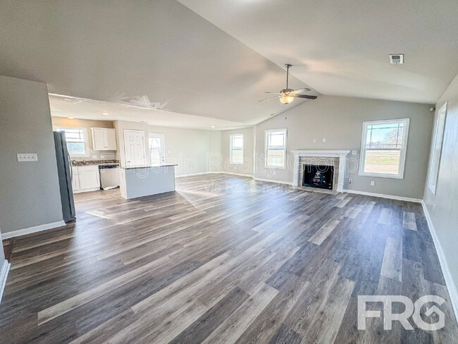 Building Photo - 102 Michael Thomas Pl