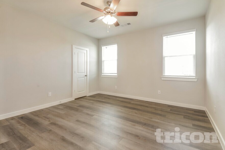 Building Photo - 2533 Dulaney Dr