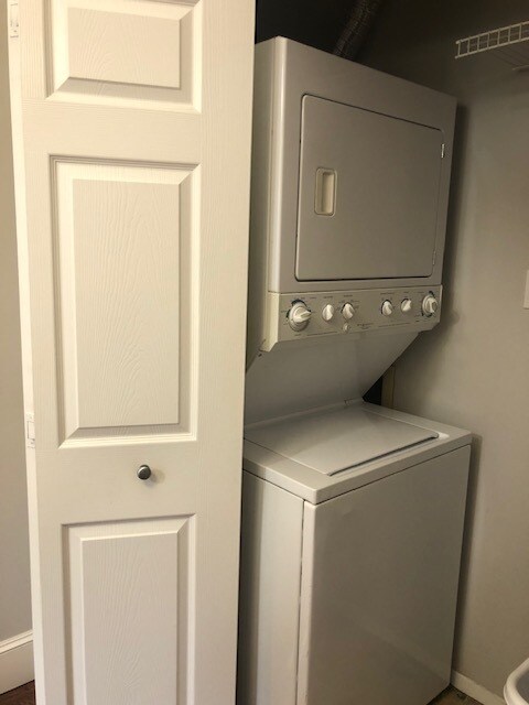 Building Photo - 106 E 30th St