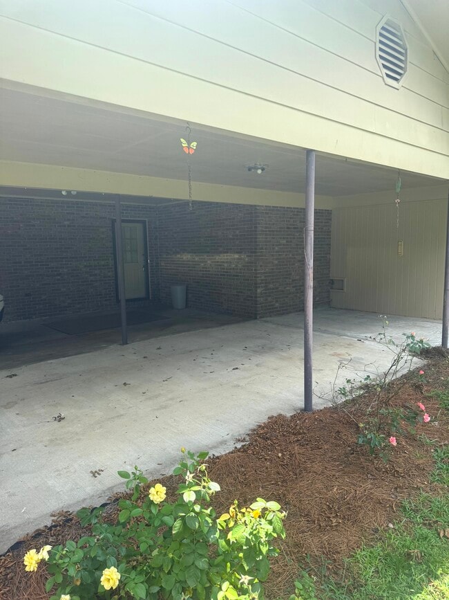 Building Photo - 105 Rabun Ave
