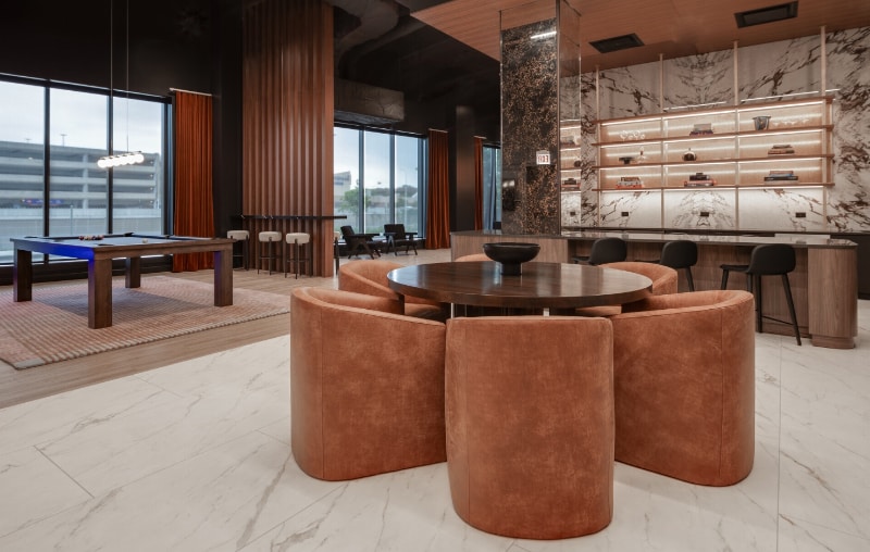 Building Photo - 1100 W Van Buren St