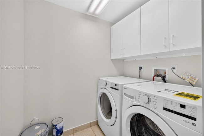 Building Photo - 3370 Hidden Bay Dr