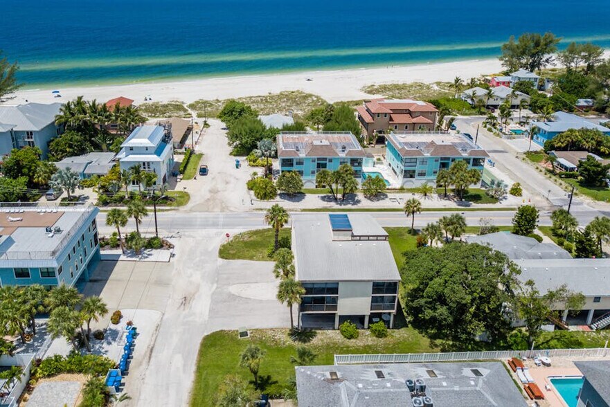 Building Photo - 3402 Gulf Dr