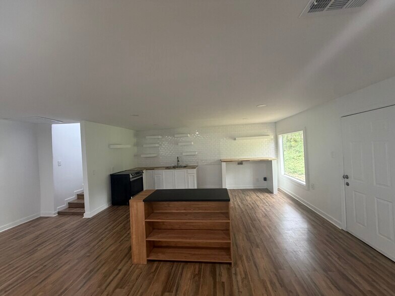 Building Photo - 4129 Plaza St