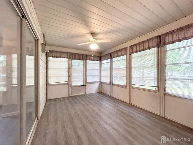 Building Photo - 3 Stiles Rd