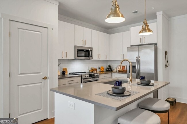 Building Photo - 300 Prominence Point Pkwy