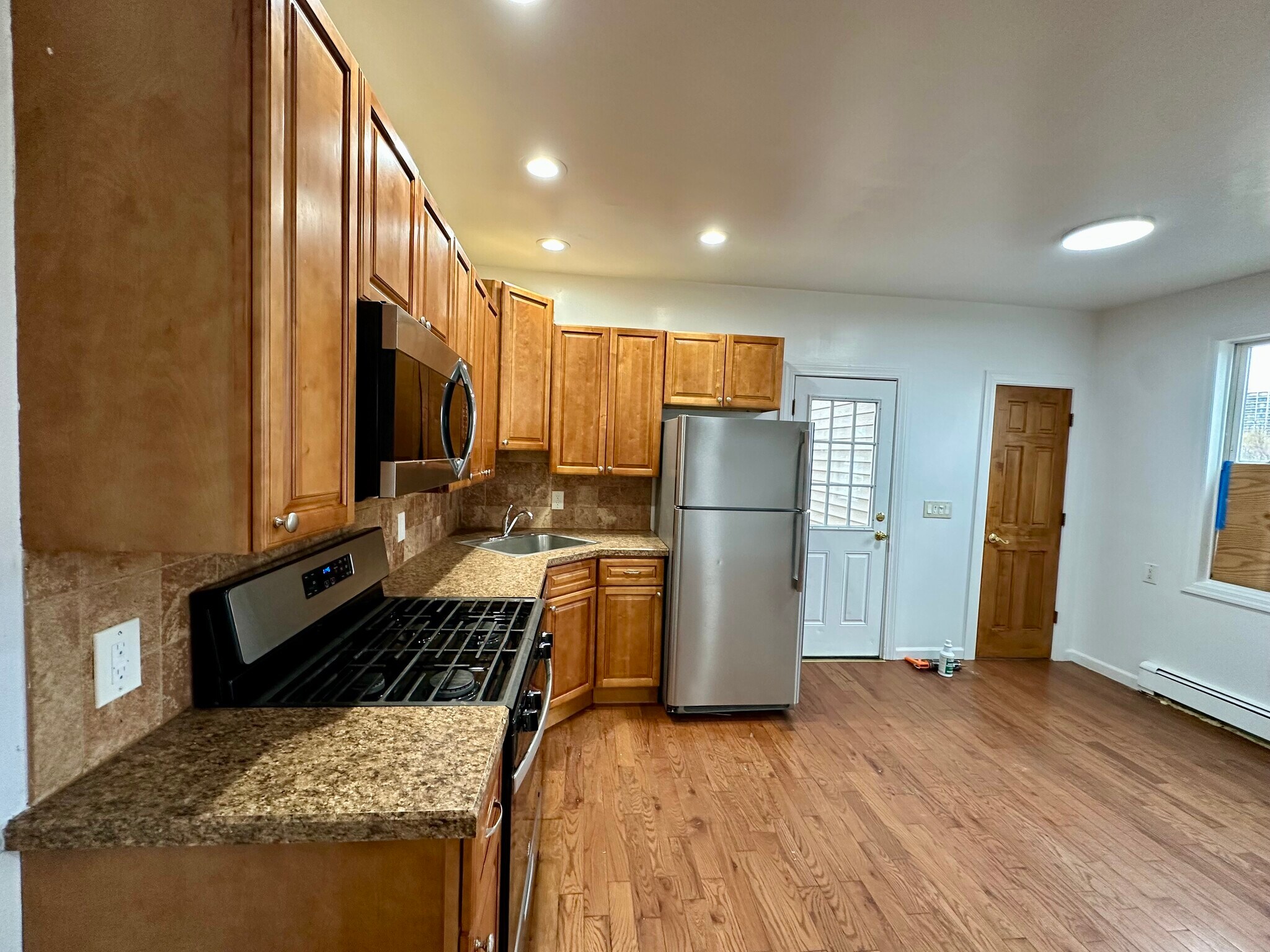 Building Photo - 37 Independence St