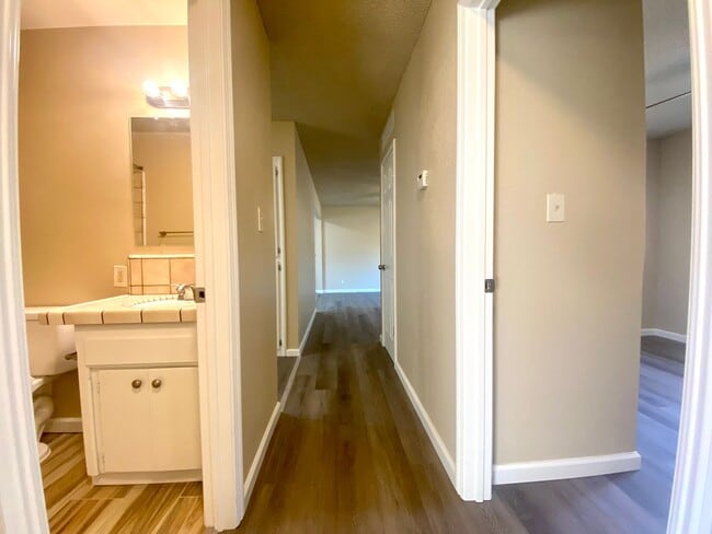 Building Photo - $1,895 Peach & Mckinley, 3 Bedroom - E. Ho...
