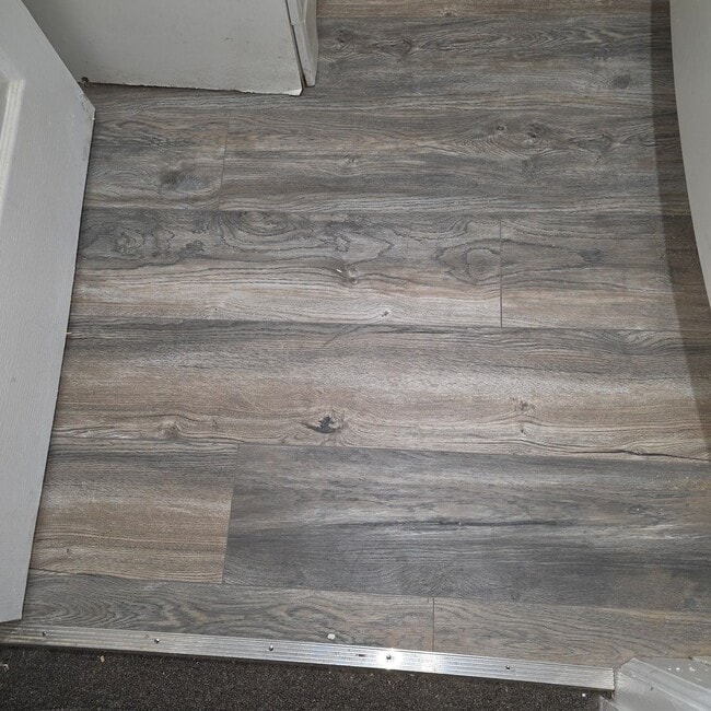 Building Photo - Renovated 3 bedroom House